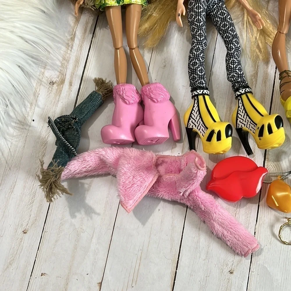 Bratz Doll Bundle and Accessories - Picture 7 of 10